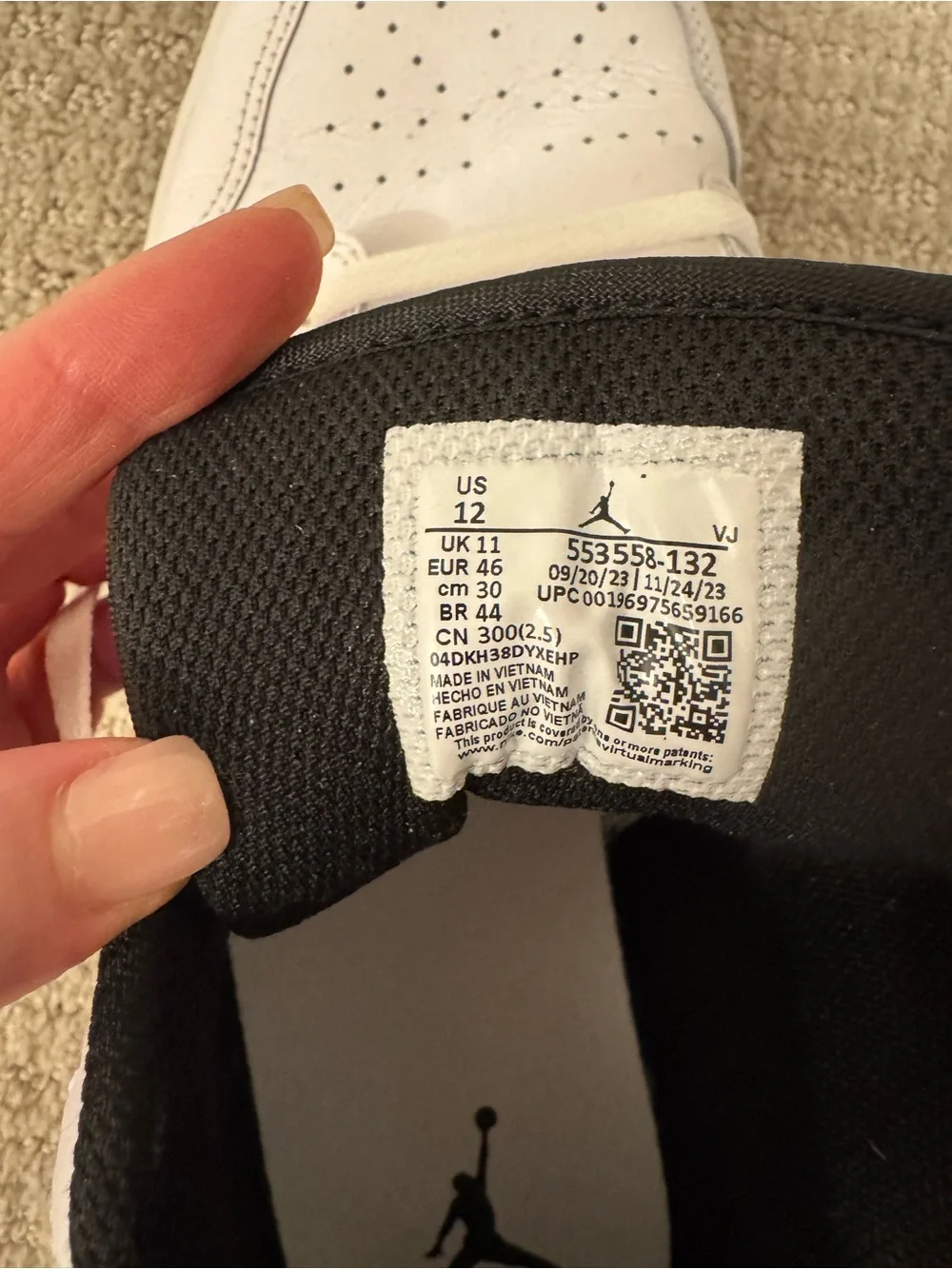 Jordan Men's Low-Top Sneakers in White and Black